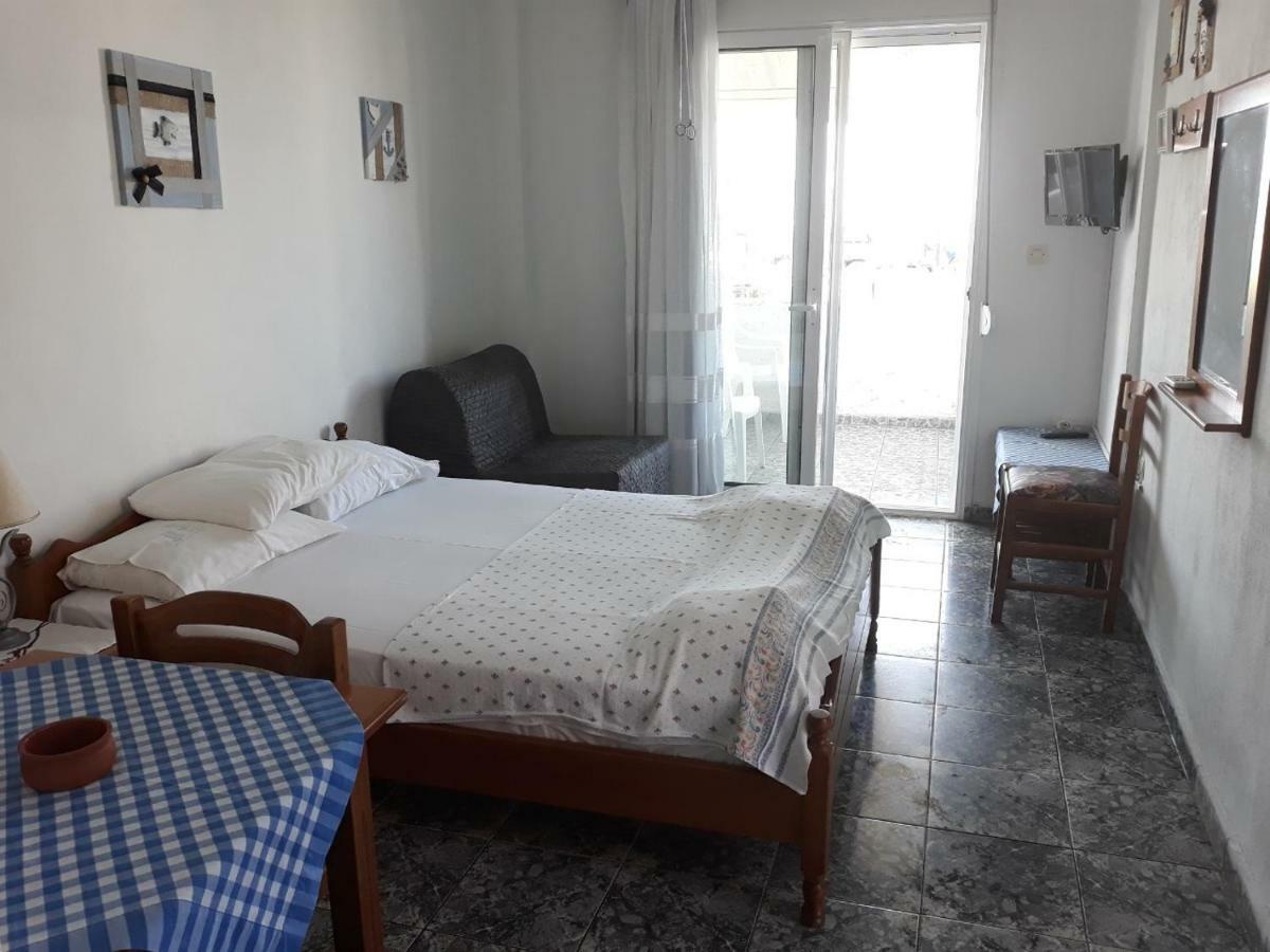 Peristerianos Apartments Nea Skioni Exterior foto